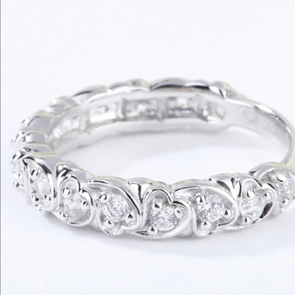 HEART MOTIF ROUND CUT STERLING SILVER WOMEN'S BAND 10 - Picture 3 of 6